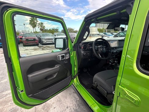 New 2025 Jeep Wrangler Unlimited Rubicon image 27