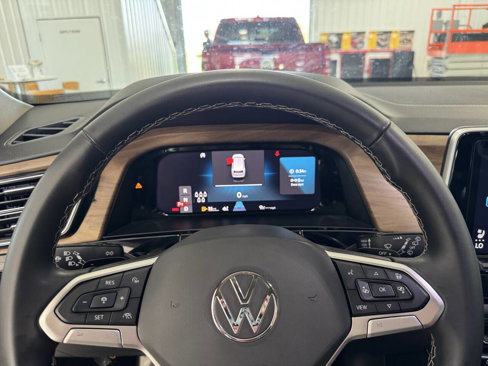 Used 2024 Volkswagen Atlas SE image 33