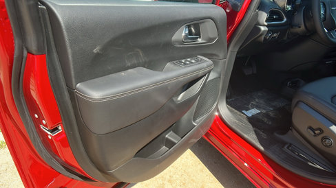 New 2026 Chrysler Voyager LX image 15