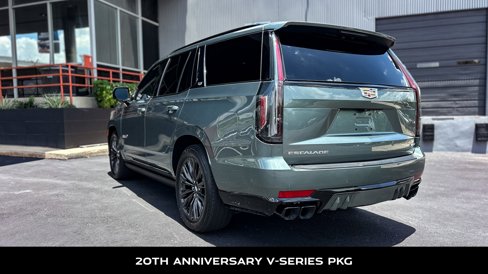 Used 2024 Cadillac Escalade V w/ LPO, ONYX Package image 6