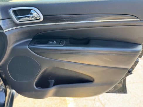 Used 2019 Jeep Grand Cherokee Limited image 18
