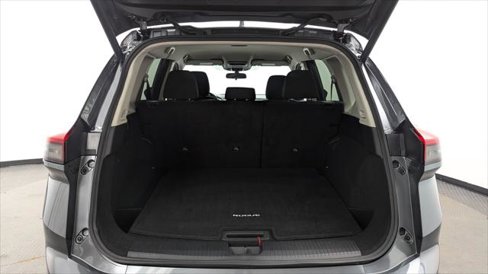 Used 2025 Nissan Rogue SV image 18