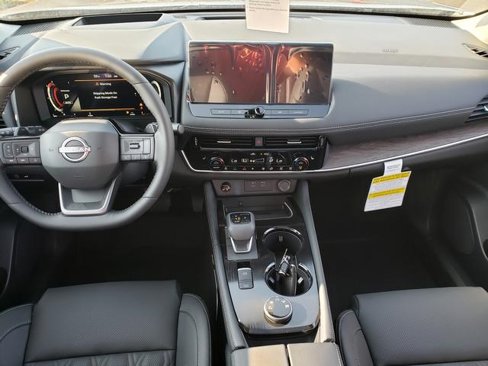 New 2026 Nissan Rogue Platinum image 7