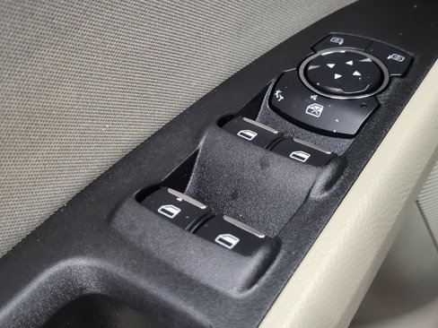 Used 2020 Ford Fusion SE image 27