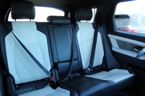 Used 2020 Land Rover Discovery Sport SE R-Dynamic image 24