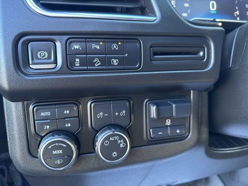 Used 2023 Chevrolet Tahoe Z71 w/ Z71 Off-Road Package image 28