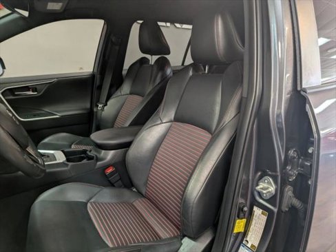 Used 2021 Toyota RAV4 XSE w/ Weather Package image 9