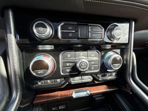 Certified 2023 GMC Yukon Denali Ultimate image 17