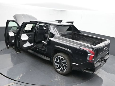 New 2025 Chevrolet Silverado EV RST image 60