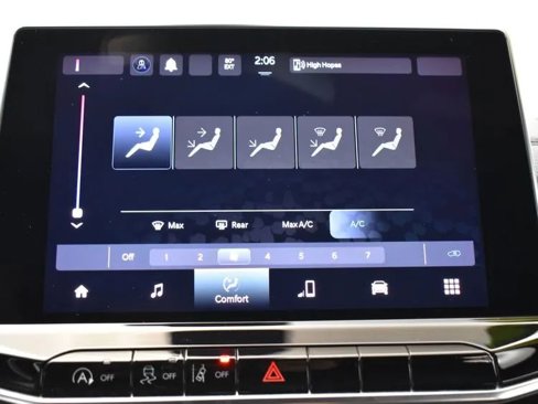 Used 2024 Jeep Compass Latitude image 33