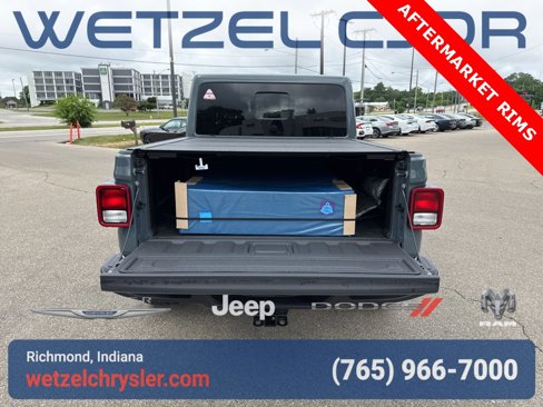 New 2025 Jeep Gladiator Sport image 6