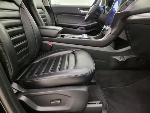 Used 2024 Ford Edge SEL image 11