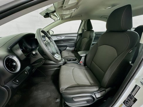 Used 2024 Kia Forte LXS image 13