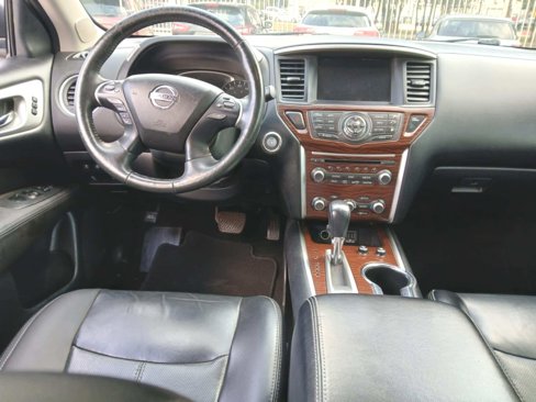 Used 2018 Nissan Pathfinder Platinum image 12