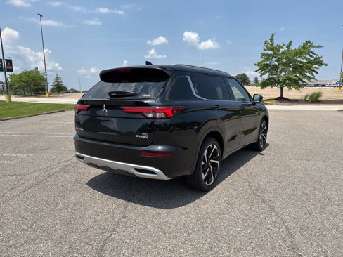 New 2025 Mitsubishi Outlander SEL image 7