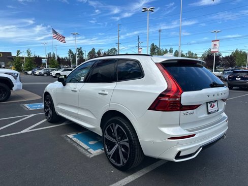 Used 2025 Volvo XC60 T8 Ultra w/ Protection Package Premier image 5