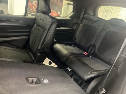 New 2025 Jeep Grand Cherokee L Altitude image 12