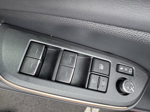 Used 2023 Toyota Crown XLE image 26