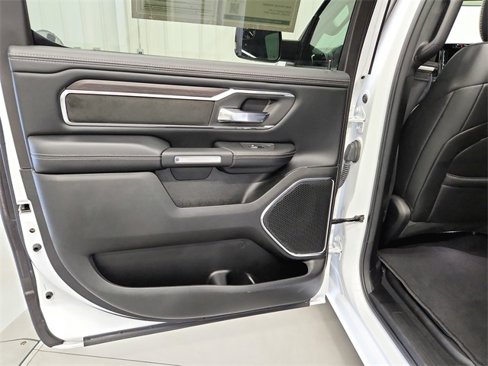 Used 2025 RAM 1500 Laramie image 31