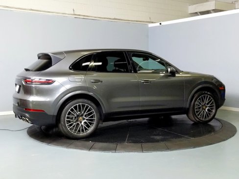 Used 2020 Porsche Cayenne S image 7