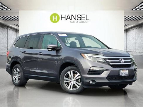 Used 2017 Honda Pilot EX image 1