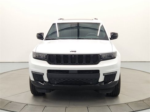 Used 2025 Jeep Grand Cherokee L Limited w/ Luxury Tech Group II image 3