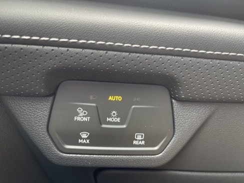 New 2025 Volkswagen Atlas SEL Premium R-Line image 28