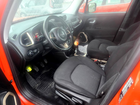 Used 2015 Jeep Renegade Latitude image 3
