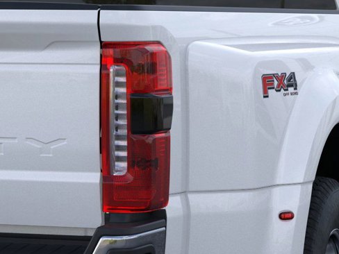 New 2025 Ford F350 4x4 Crew Cab DRW Super Duty image 21