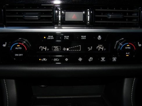 Certified 2024 Nissan Pathfinder SL w/ SL Premium Package image 36