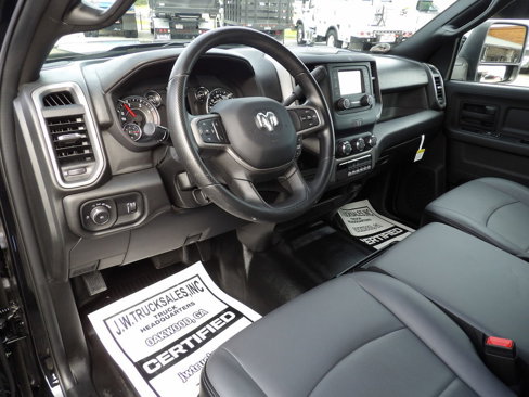 Used 2024 RAM 3500 Tradesman w/ Chrome Appearance Group image 16