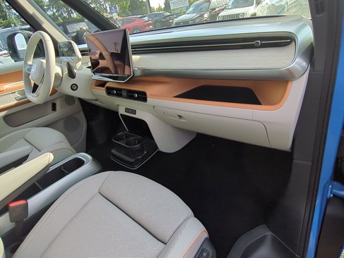 New 2025 Volkswagen ID. Buzz 1st Edition image 29