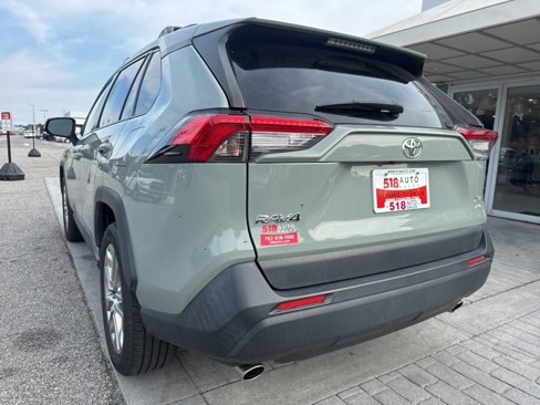 Used 2021 Toyota RAV4 XLE Premium image 15