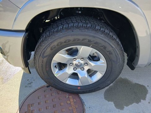 New 2026 RAM 1500 4x4 Crew Cab image 27