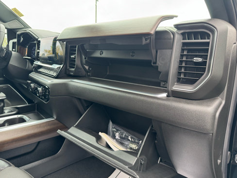 Used 2024 Chevrolet Silverado 1500 High Country image 23