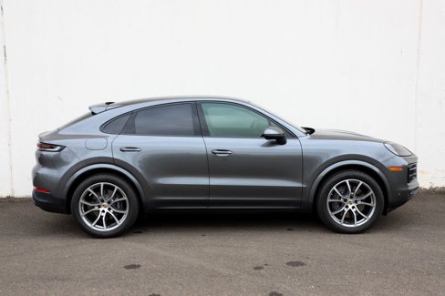 Used 2024 Porsche Cayenne Coupe image 3