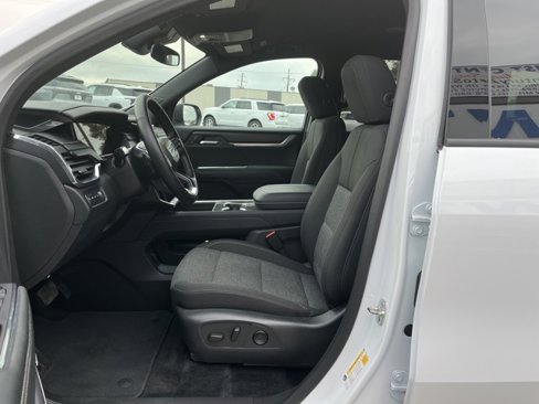 Used 2025 GMC Acadia Elevation image 25