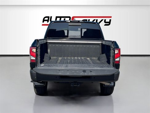 Used 2024 Nissan Titan PRO-4X image 26