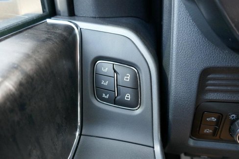 New 2026 Ford F250 Lariat w/ Black Appearance Package image 16