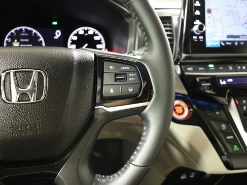 New 2026 Honda Odyssey Touring image 18