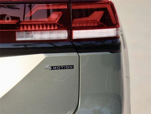 New 2025 Volkswagen Atlas Peak Edition SE image 6