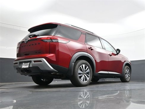 Used 2022 Nissan Pathfinder SL w/ SL Black Package image 35