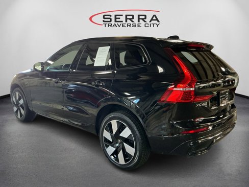 Certified 2025 Volvo XC60 T8 Plus w/ Climate Package image 7