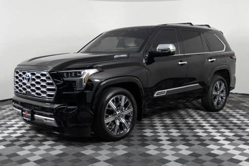 Used 2023 Toyota Sequoia Capstone image 1