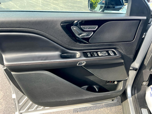 Used 2021 Lincoln Aviator 2WD w/ Elements Package image 12