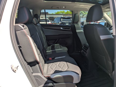 New 2025 Volkswagen Atlas Peak Edition SE image 26