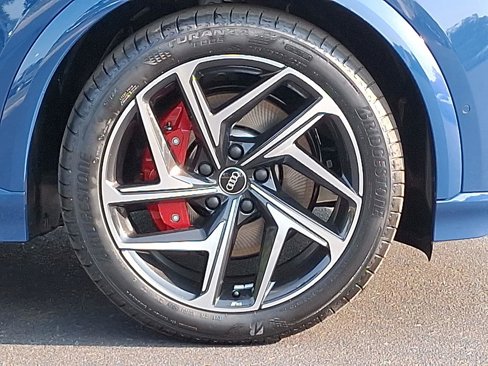 New 2025 Audi SQ6 e-tron Prestige image 8