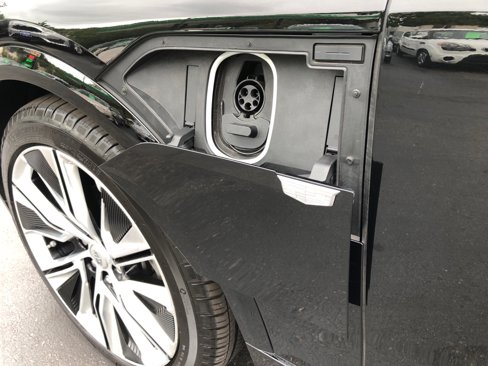 Used 2024 Cadillac Lyriq Luxury w/ LPO, Floor Liner Package image 16