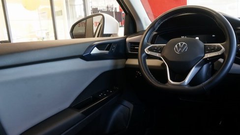 Used 2022 Volkswagen Taos SE image 34
