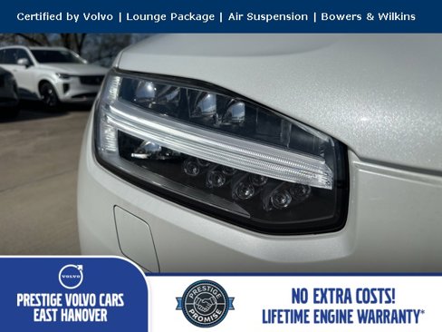 Used 2025 Volvo XC90 B6 Ultra w/ Lounge Package image 10